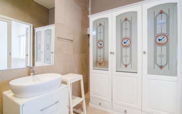 White Rose Pool Villa Hun Hin