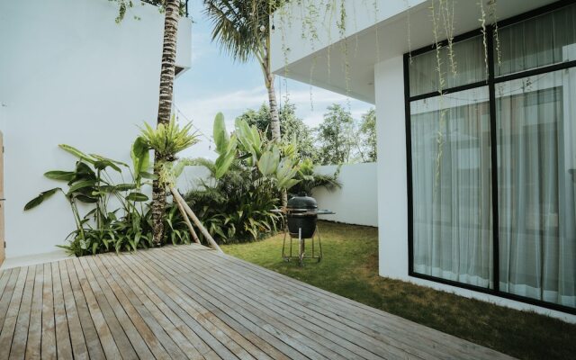 Baliwood Residence Villas by BREIG