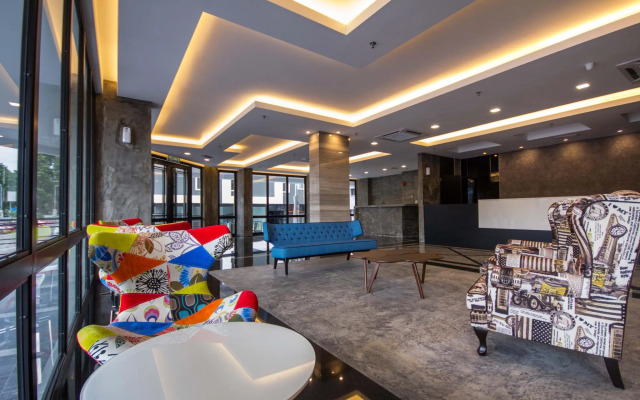 Manhattan Condo 8-11pax (2min to Aeon & Lotus)