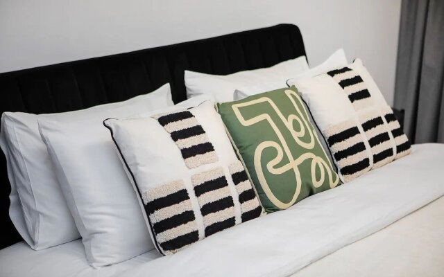 Spacious 2BR apartment in Marina Crown