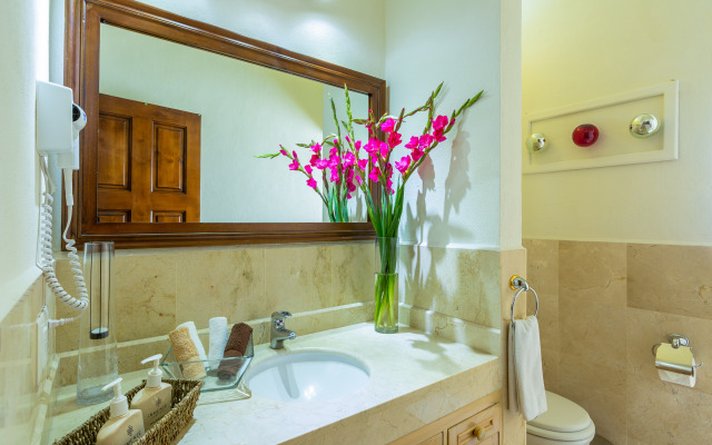 Grand Las Nubes by Inmense