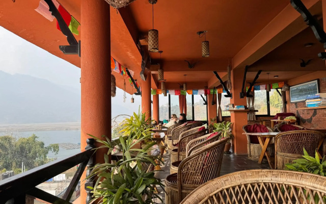 Nar-Bis Hotel