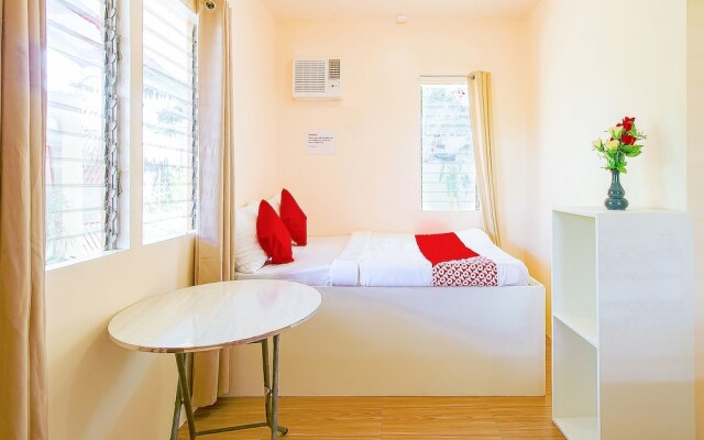 J5 Guest House & Restobar