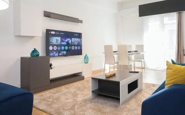 Stylish Renovated 2 Bd Apt in Exarcheia