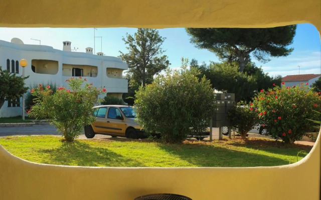 Peaceful & Spacious Apt with Parking & Queen Bed