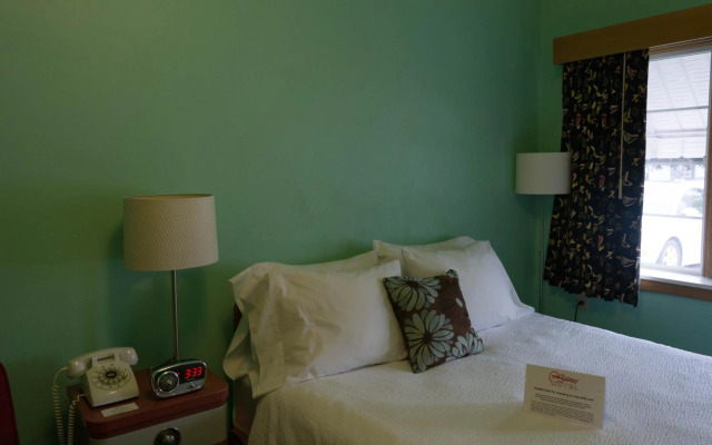 Holiday Music Motel