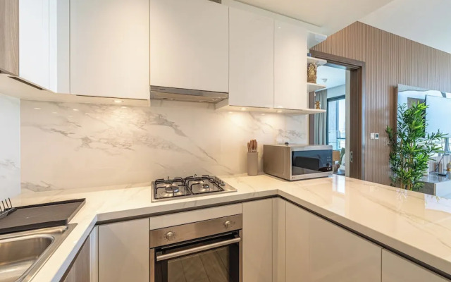 Marco Polo - Stunning 2BR with Burj View, Spacious Gym & Pool