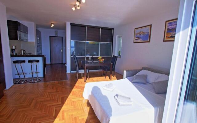 Studio Apartman LUKA