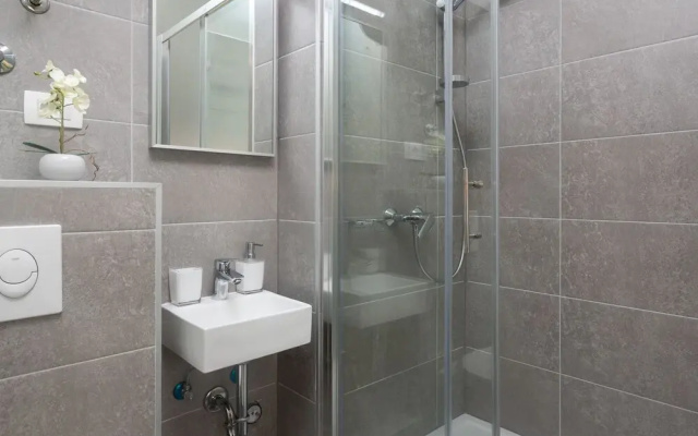 Luxury Studios & Rooms Seven