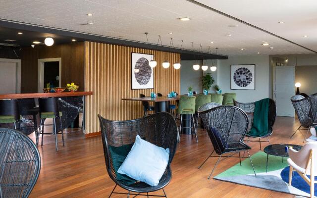 Отель Dolce by Wyndham Barcelona Resort