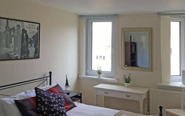 Bright, Spacious 2 Bedroom Apartment in Stockbridge