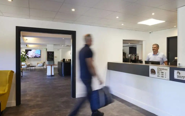 Hôtel, restaurant Kyriad Fréjus