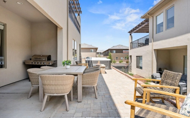 Winner, Winner! 13 Bedroom Home