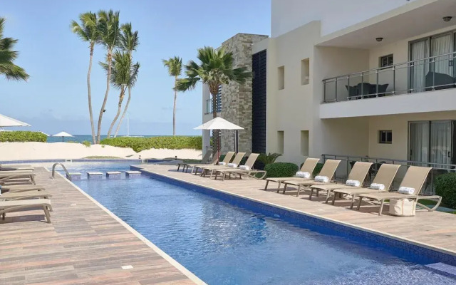 Beach Condo w Sea View B-202 Costa Atlantica