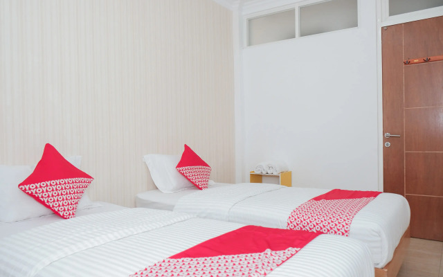 OYO 1454 111 Residence