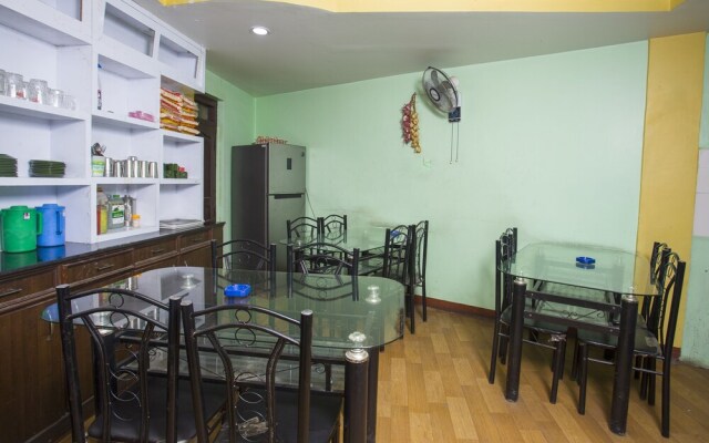 OYO 161 Ram Janaki Hotel