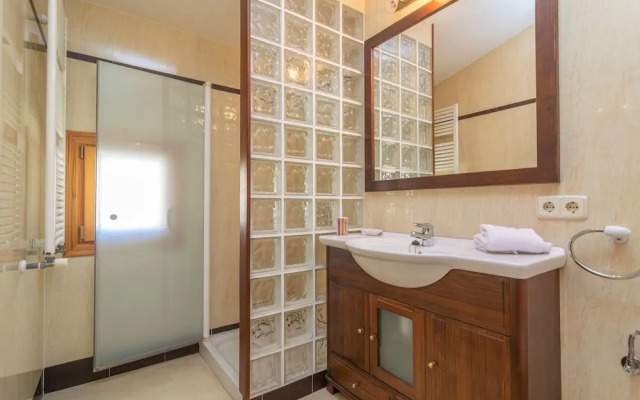 Unio 36 in Ariany With 4 Bedrooms and 2 Bathrooms