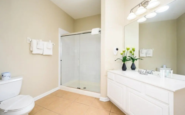 Beautiful Deluxe Condo, Vista Cay - 3023
