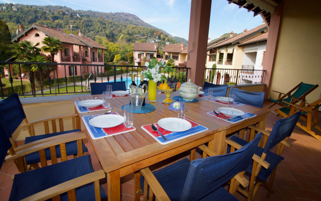 Sunflower Relax Pool and Terrace