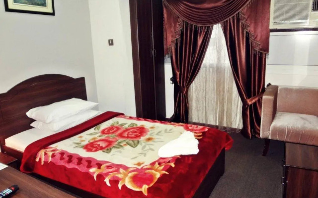 Lapaz Hotel by OYO Rooms