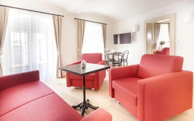 Hotel At the White Lily