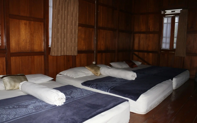 Bantal Guling Villa Bandung