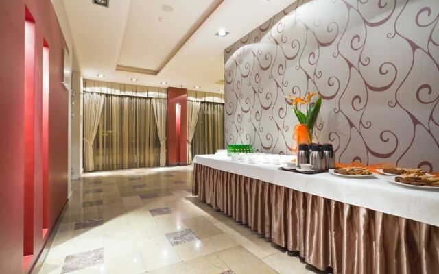 Ikar Hotel