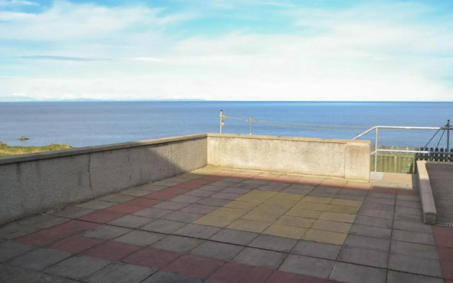 Dolphin View - UK30689