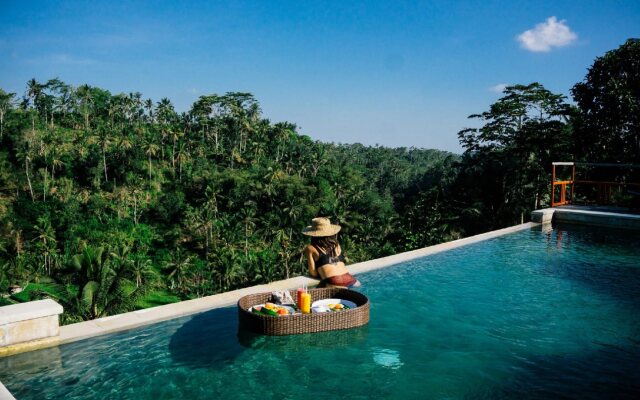Suarapura Resort & Spa