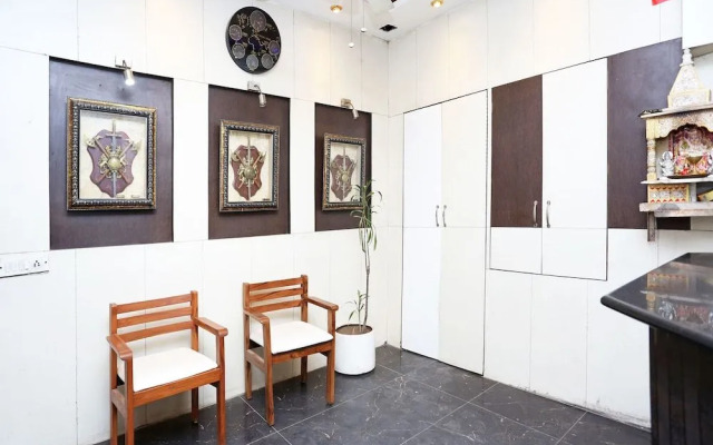 Oyo 13338 Hotel Atithi