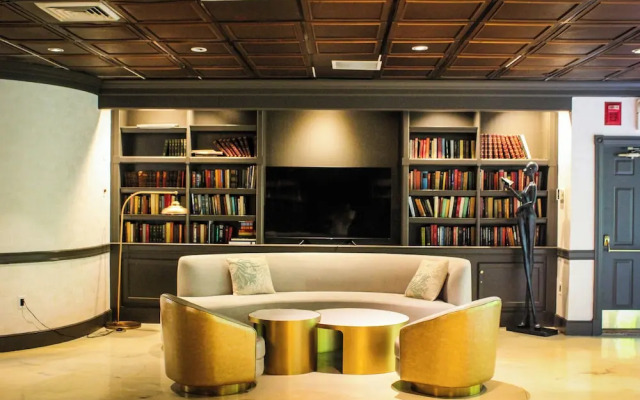 Chateau Merrimack Resort & Spa