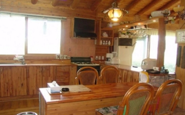Yangpyeong Dalbichi Meomuneunjip