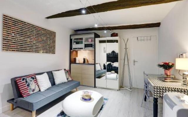 Great Flat in the Old Town Up To 4