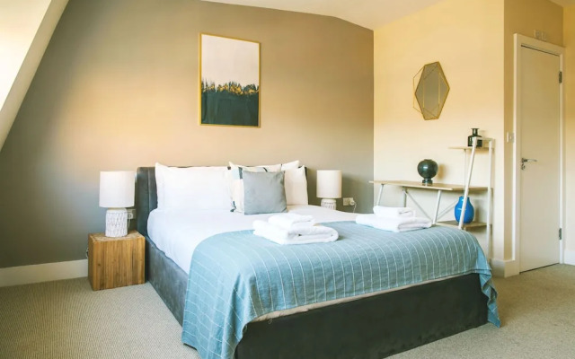 Spacious 3 Bedroom Apartment in South Kensington near Museums