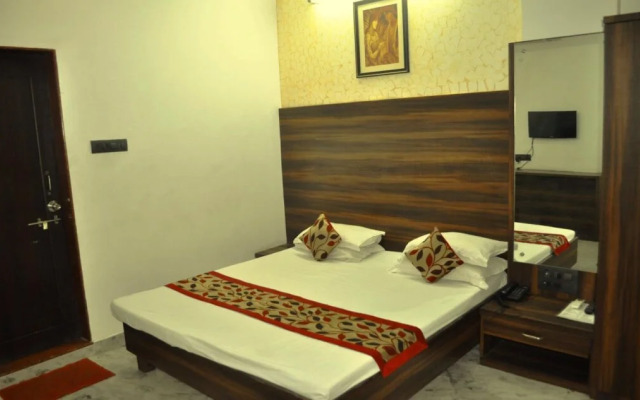 Hotel Akshat Niwas