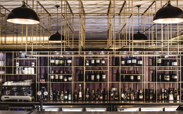 Century City Hotel Urban Square