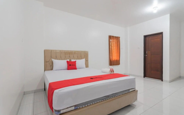 RedDoorz near Mall Ramayana Rapak Balikpapan