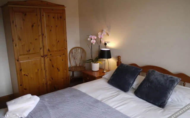 Howgills Guest House & Apartments