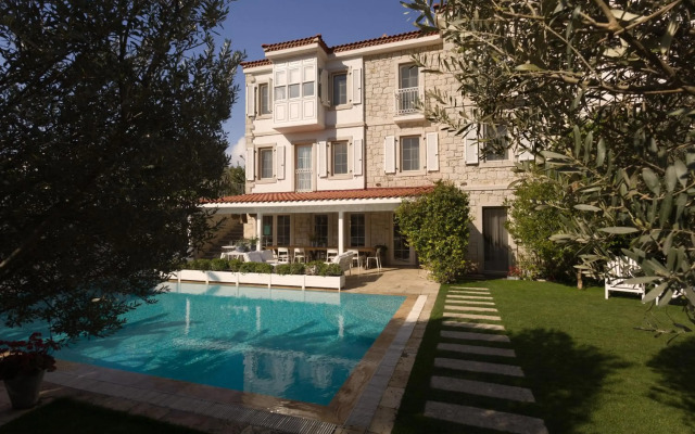 Peremere Alacati Hotel