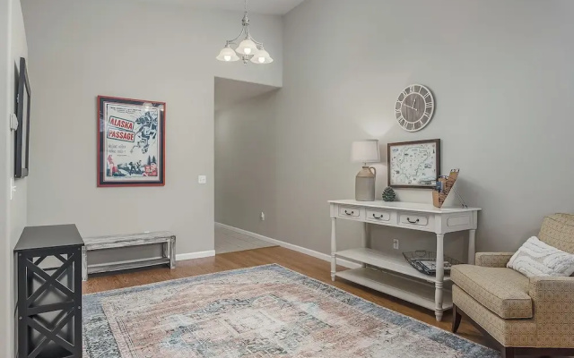 2BR Home w/ Fireplace, Streaming, Dogs Allowed
