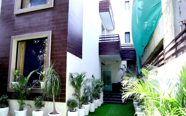 Capital O 605 Hotel Camria