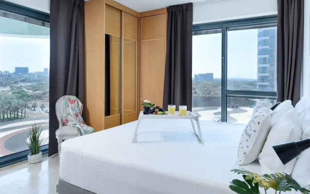 Deluxe 3 BD Marina Apartment in Herzylia