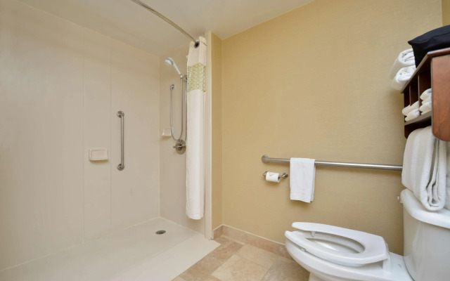 Hampton Inn East Aurora