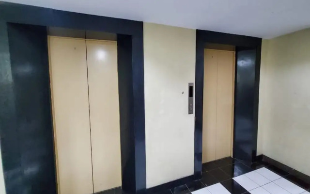 OYO 94159 Gateway Cicadas Apartment By Chery Properti