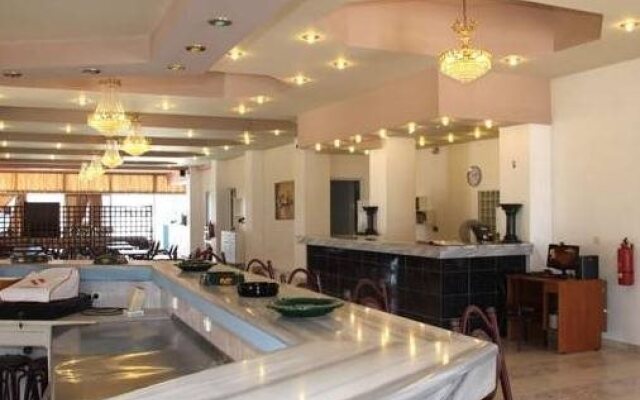 Lagonas Beach Hotel
