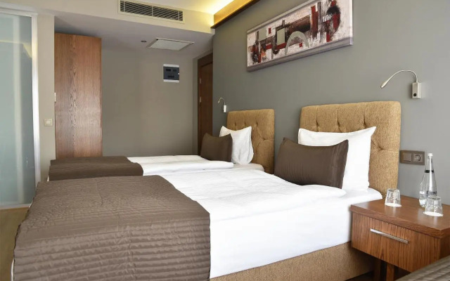 The Elegant Hotel