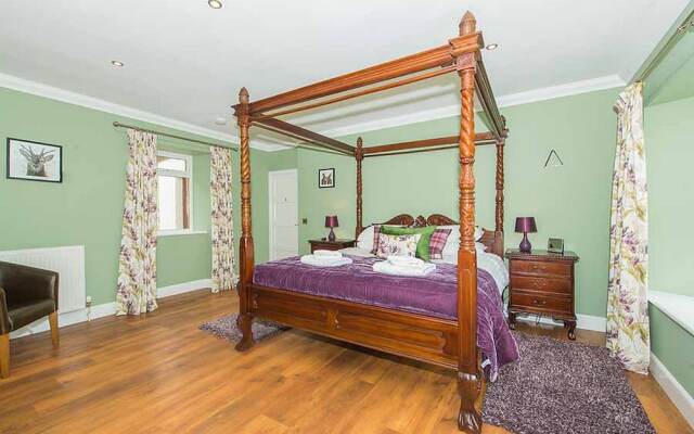 Maple Cottage With Hot Tub Near Cupar, Fife