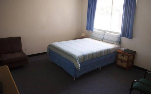 The Waratah Hotel