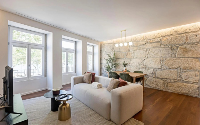 Wonderful 2BR Duplex Near River by LovelyStay