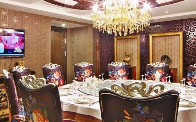 Dandong Riverside International Hotel
